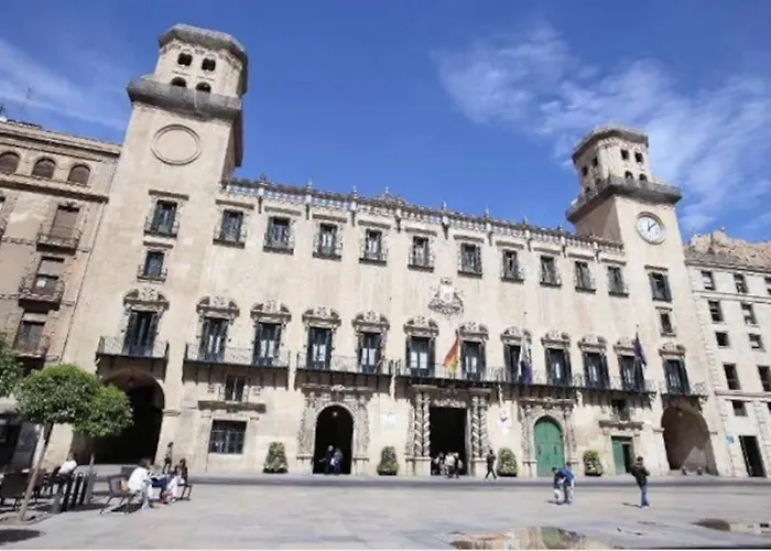 Bright Flat With View To The Castle And The Museum Apartmán Alicante